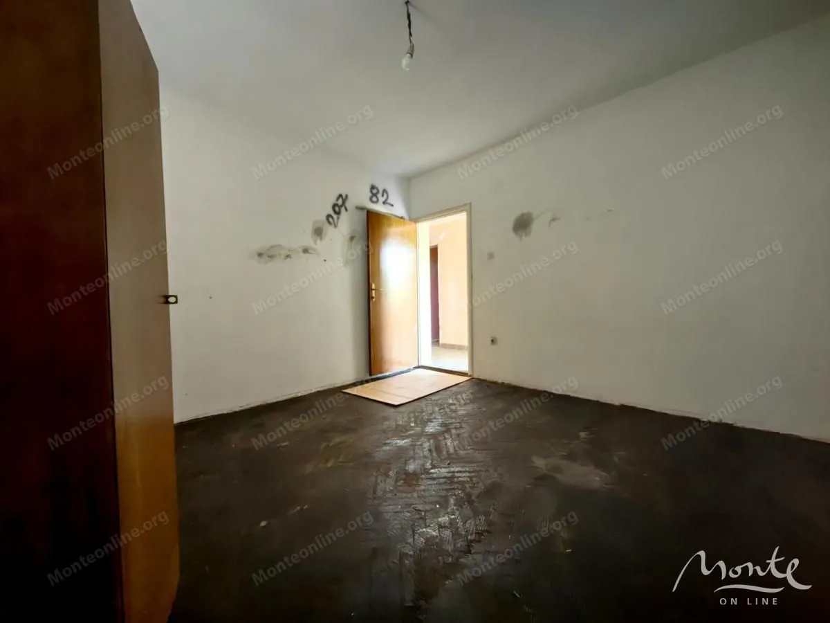 Prodaja, kuća, 385m², Donja Gorica, Podgorica
