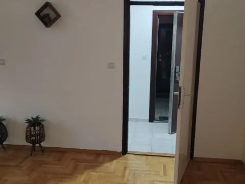 Sale, two bedroom apartment, 58m², Preko Morače, Podgorica - image 2