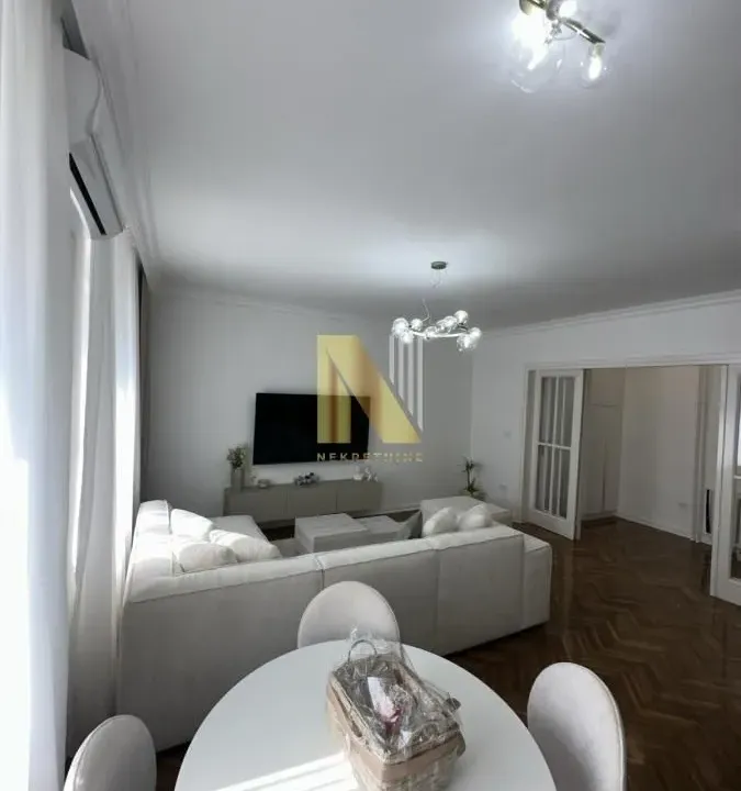 Izdavanje, trosoban stan, 78m², Centar, Novi Sad