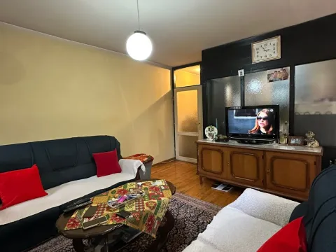 Prodaja, trosoban stan, 115m², Blok 5, Podgorica - image 1