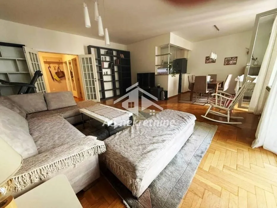 Rent, three bedroom apartment, 106m², Vračar Hram, Vračar Sve Podlokacije