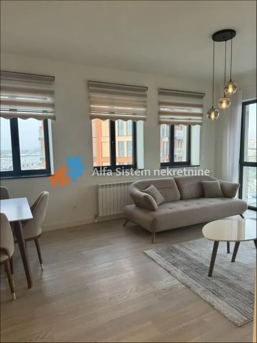 Izdavanje, četvorosoban stan, 110m², Savski Venac, Beograd