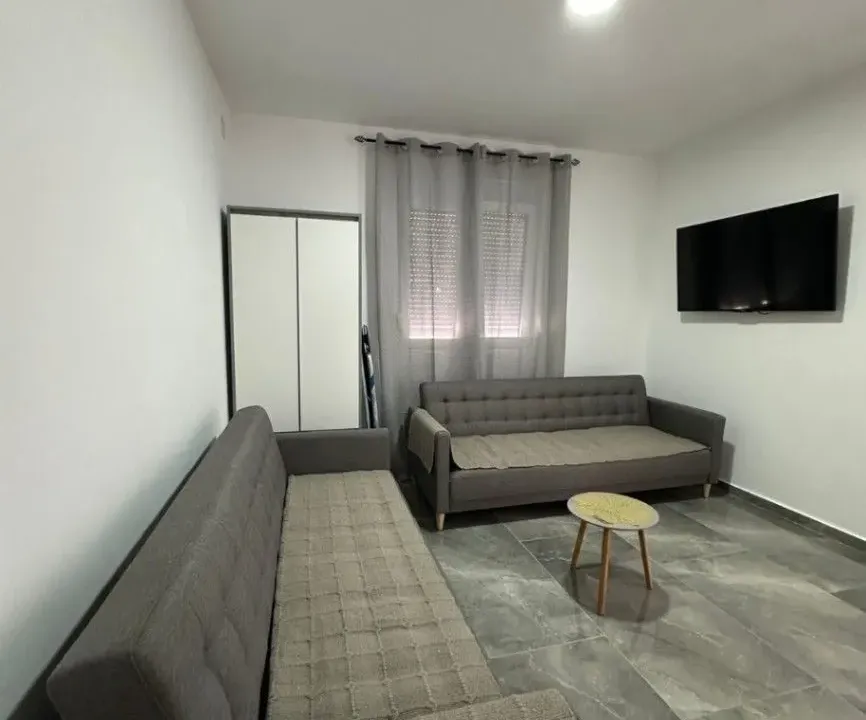 Izdavanje, dvosoban stan, 60m², Ilino, Bar