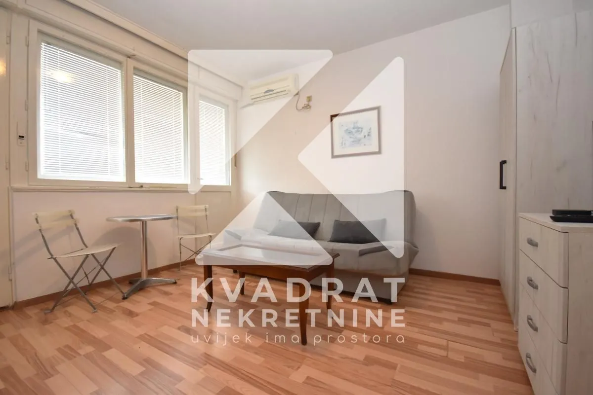 Rent, studio apartment, 31m², Pejton, Podgorica