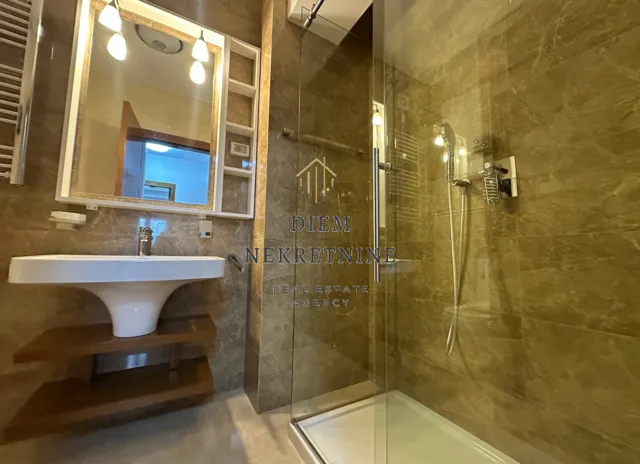 Rent, four bedroom apartment, 130m², Centar, Podgorica