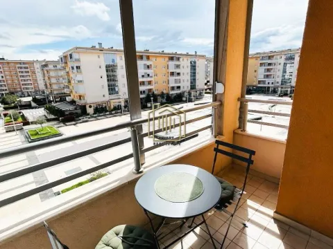 Izdavanje, jednosoban stan, 54m², City Kvart, Podgorica - image 13