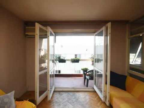 Prodaja, četvorosoban stan, 120m², Oktobarske Revolucije, Podgorica - image 9