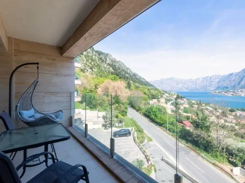 Rent, three bedroom apartment, 141m², Škaljari, Kotor - image 3