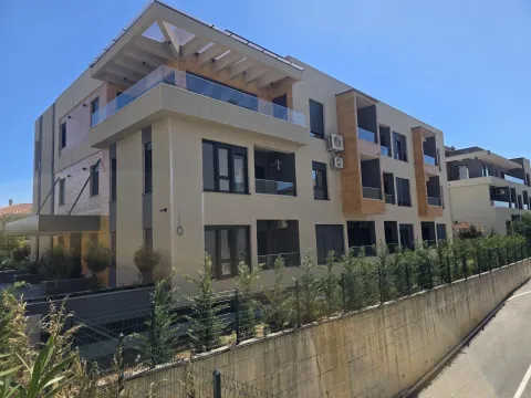 Prodaja, stan, 67m², Donja Gorica, Podgorica - image 1