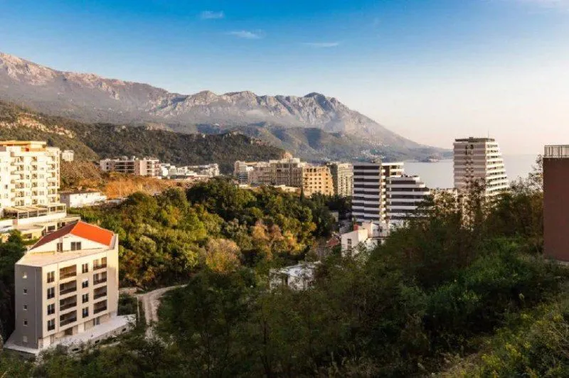 Rent, two bedroom apartment, 80m², Bečići, Budva