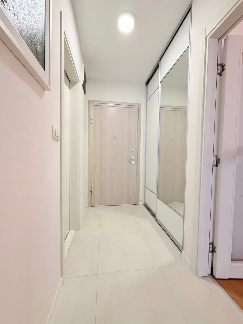 Izdavanje, jednosoban stan, 54m², Central Point, Podgorica