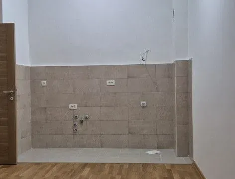 Prodaja, jednosoban stan, 40m², Stari Aerodrom, Podgorica - image 3