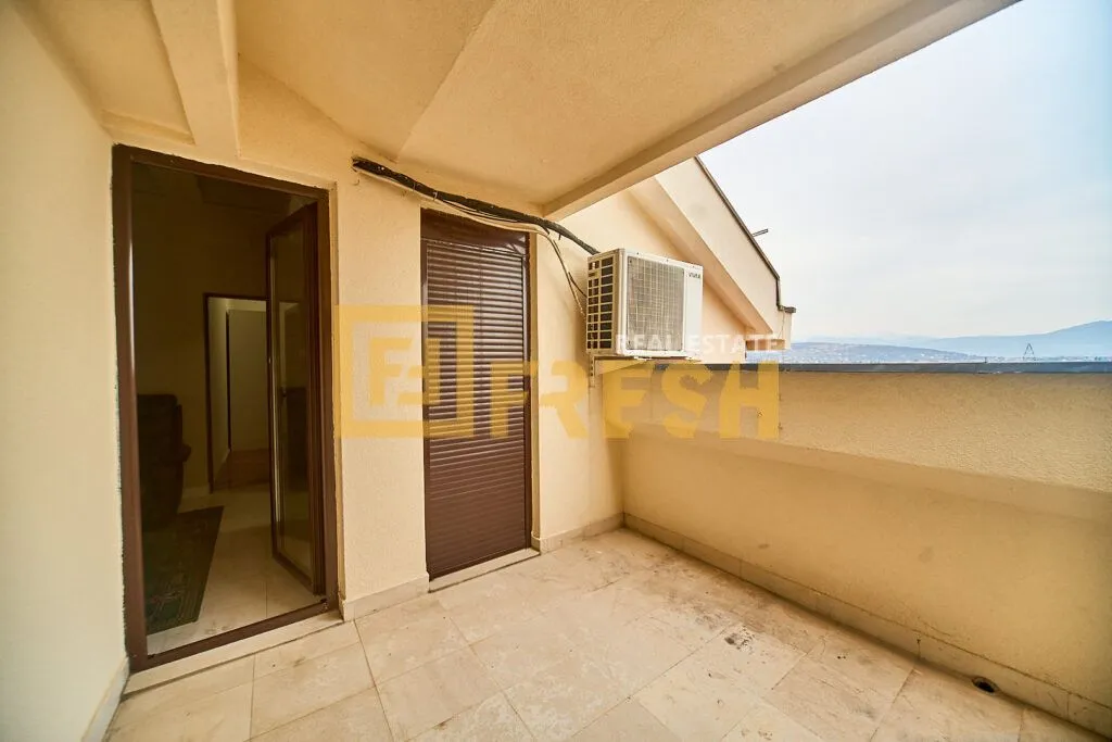 Izdavanje, kuća, 280m², Gorica C, Podgorica