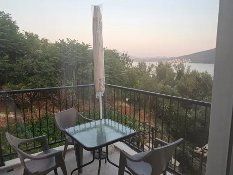 Izdavanje, jednosoban stan, 45m², Đenovići, Herceg Novi - image 3