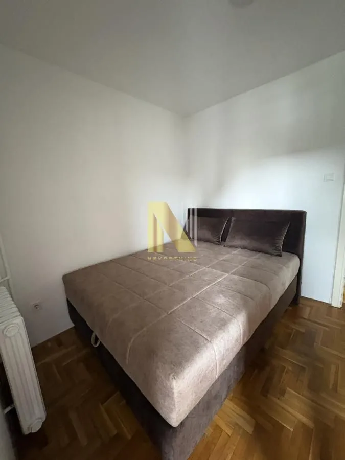 Izdavanje, dvosoban stan, 40m², Bulevar Oslobodjenja, Novi Sad Sve Podlokacije