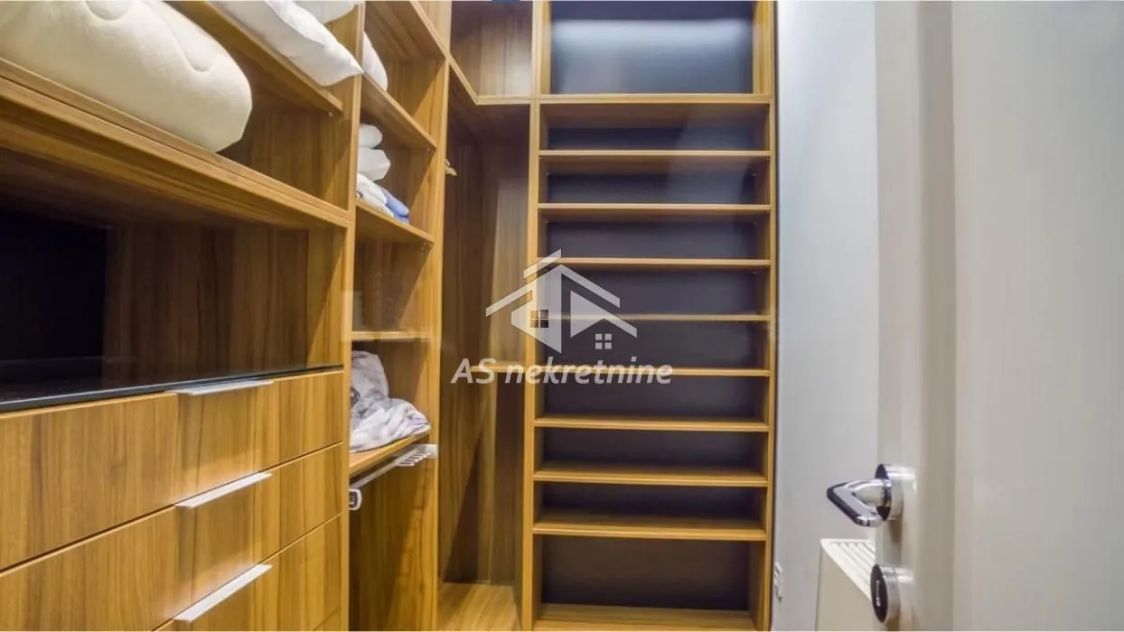 Rent, apartment, 188m², Kalenić Pijaca, Vračar Sve Podlokacije