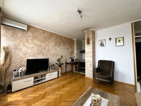 Prodaja, jednosoban stan, 48m², Pejton, Podgorica - image 2