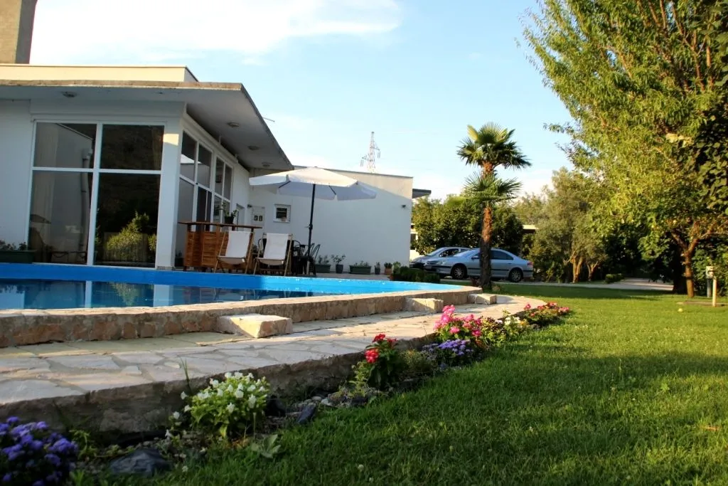 Rent, house, 250m², Tološi, Podgorica