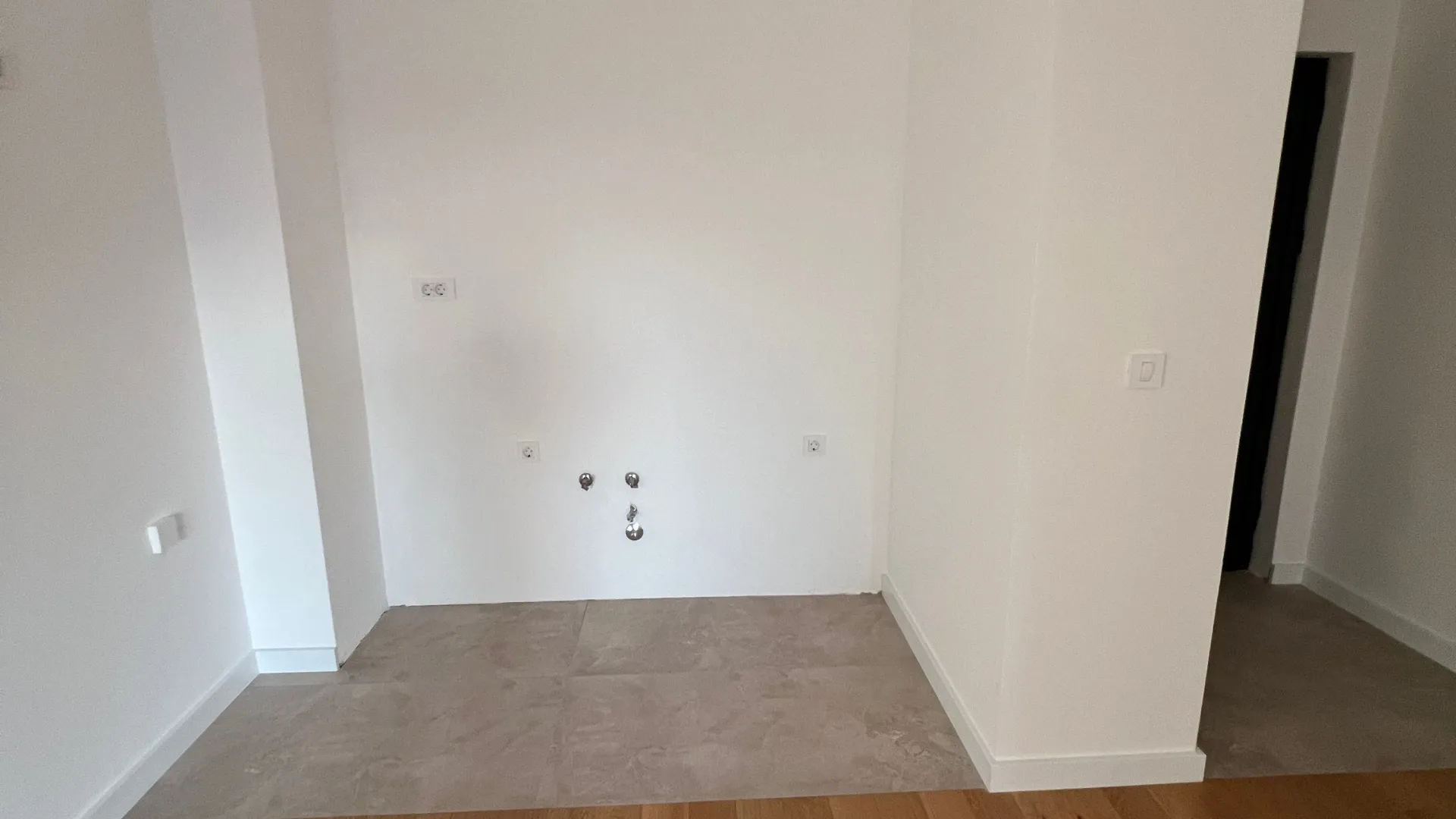 Prodaja, jednosoban stan, 62m², Centar, Bar