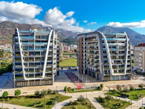 Prodaja, jednosoban stan, 65m², Centar, Bar