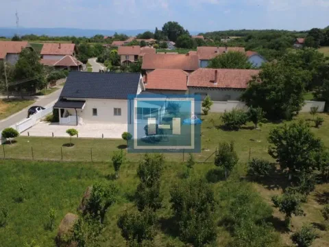 Prodaja, kuća, 200m², Majur, Jagodina - image 2