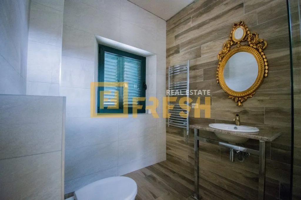 Sale, office space, 300m², Mareza, Podgorica