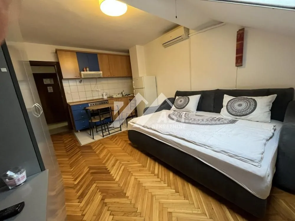 Izdavanje, stan, 22m², Sajam, Novi Sad Sve Podlokacije