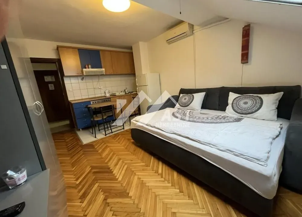 Izdavanje, stan, 22m², Sajam, Novi Sad Sve Podlokacije
