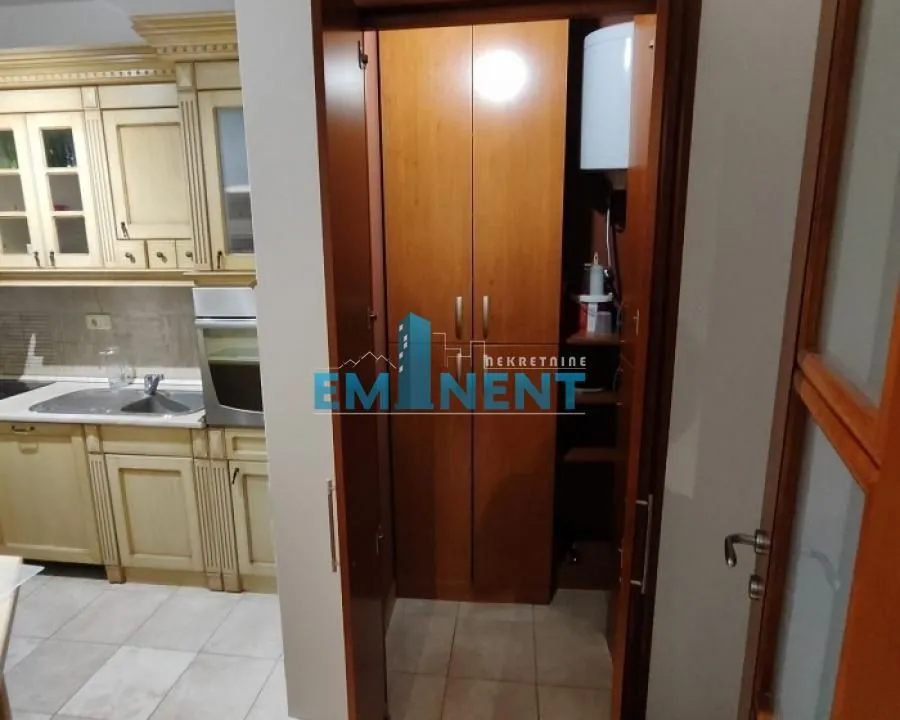 Rent, four bedroom apartment, 115m², Kalenić Pijaca, Vračar Sve Podlokacije