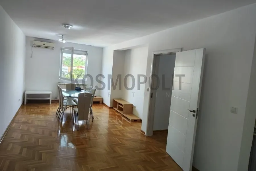 Prodaja, trosoban stan, 72m², Farmaceutski Fakultet, Voždovac Sve Podlokacije