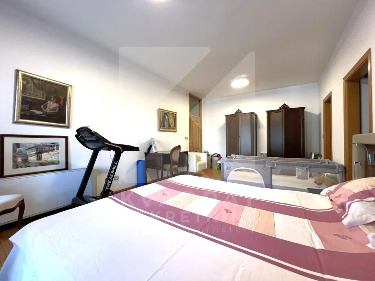 Prodaja, trosoban stan, 141m², Kruševac, Podgorica