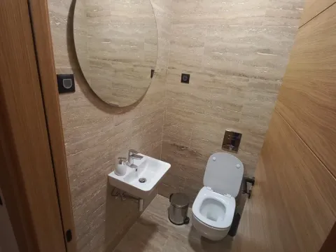 Izdavanje, trosoban stan, 101m², Kod Capital Plaze, Podgorica - image 12