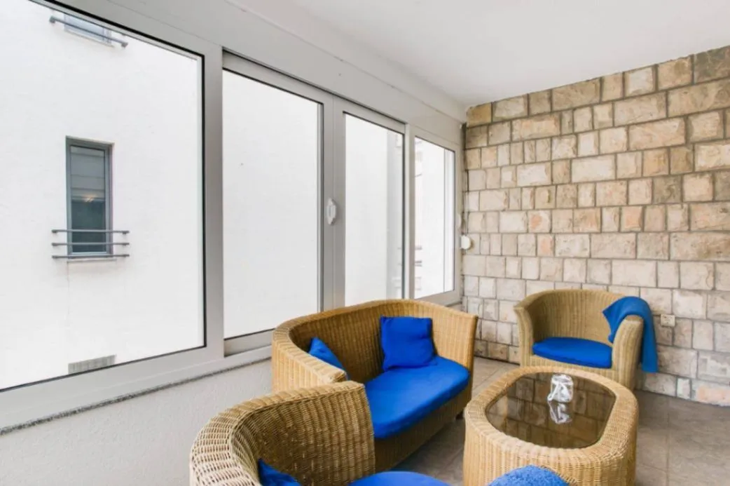 Prodaja, dvosoban stan, 65m², Centar, Budva