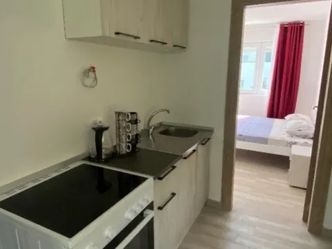 Rent, one bedroom apartment, 40m², Radanovići, Kotor - image 5