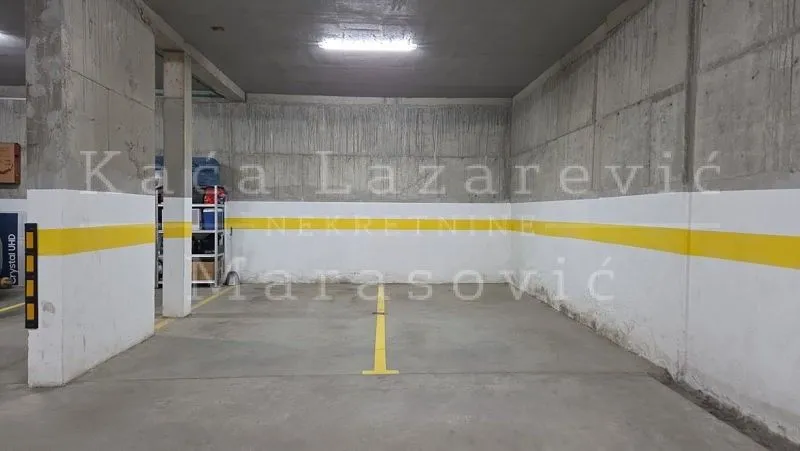 Prodaja, četvorosoban stan, 81m², Vojvode Vlahovica, Beograd