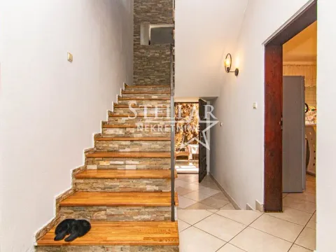 Izdavanje, kuća, 200m², Zabjelo, Podgorica - image 10