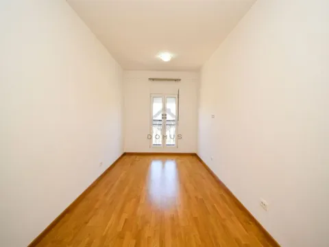 Rent, office space, 74m², Stari Aerodrom, Podgorica - image 8