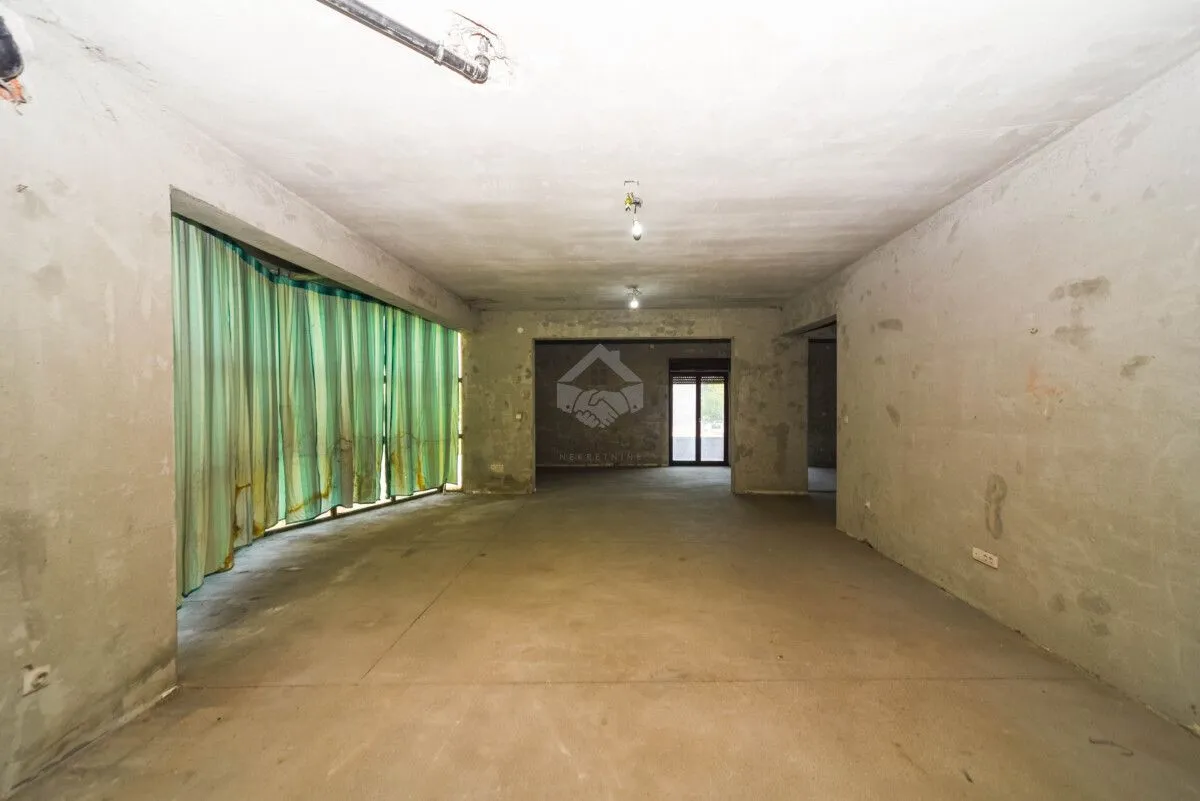 Rent, office space, 300m², Zabjelo, Podgorica