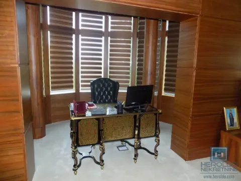 Izdavanje, poslovni prostor, 270m², 7. juli, Paraćin - image 49