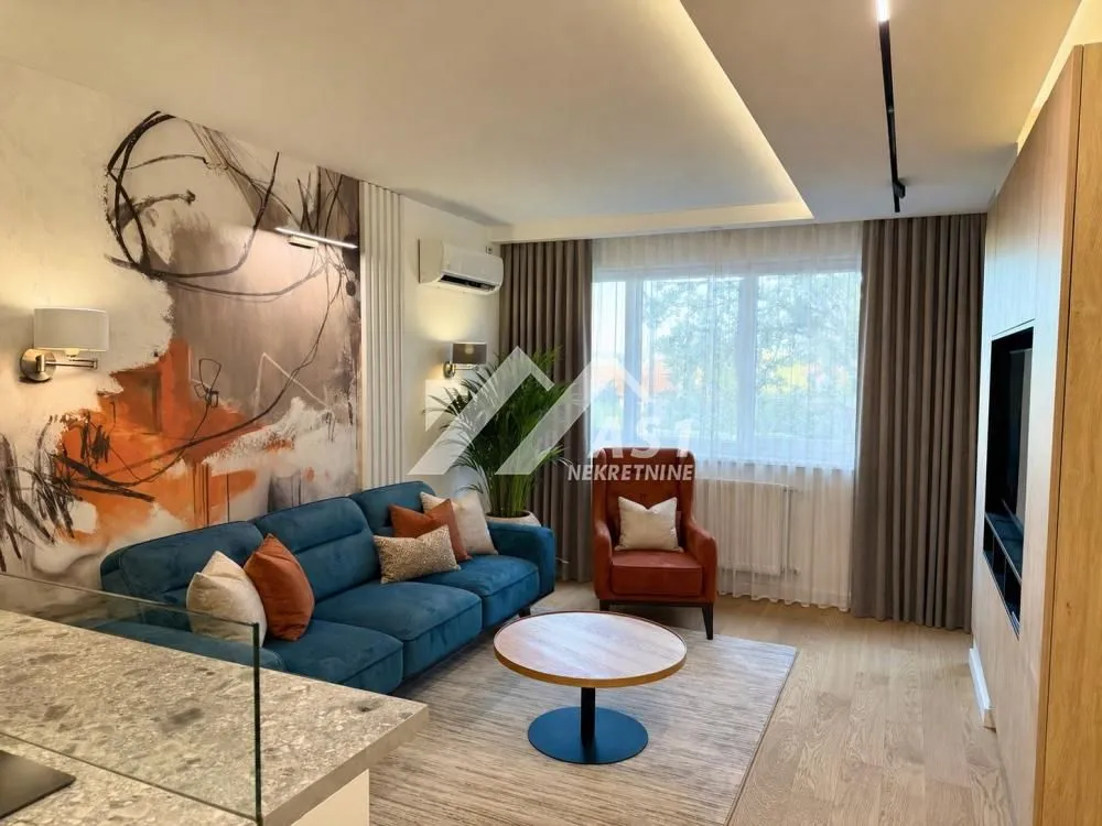 Izdavanje, dvosoban stan, 40m², Sajam, Novi Sad Sve Podlokacije
