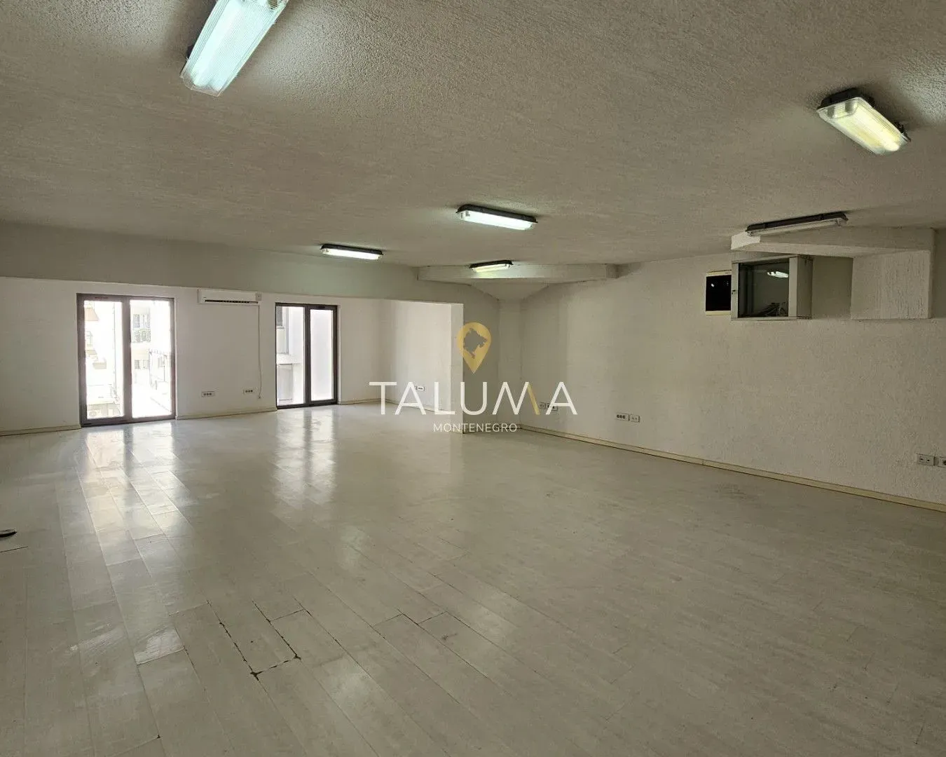 Rent, office space, 190m², City Kvart, Podgorica