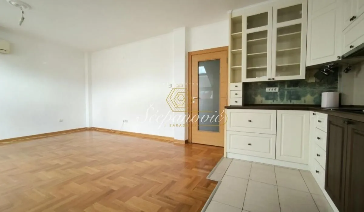 Prodaja, trosoban stan, 70m², Podbara, Novi Sad Sve Podlokacije
