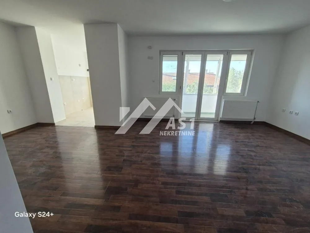 Prodaja, trosoban stan, 78m², Vrbas, Novi Sad