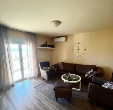 Izdavanje, kuća, 130m², Malo Brdo, Podgorica - image 5