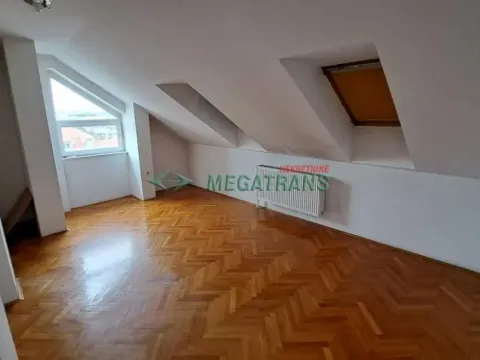 Izdavanje, trosoban stan, 120m², Centar, Novi Sad - image 17