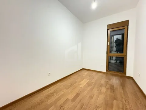 Rent, three bedroom apartment, 82m², Vezirov Most, Podgorica - image 6