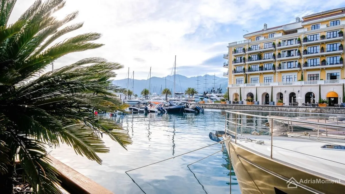 Sale, two bedroom apartment, 183m², Porto Montenegro, Tivat