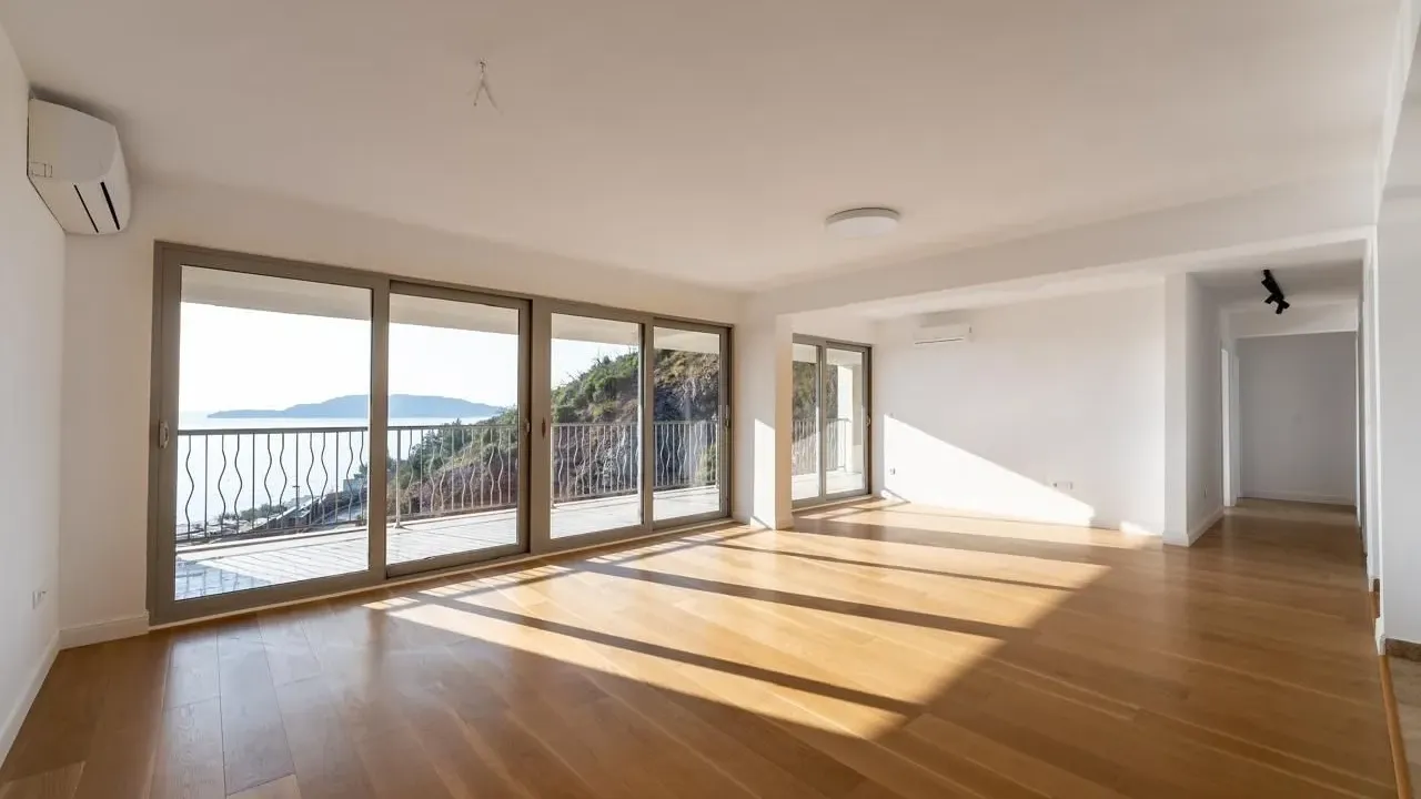 Prodaja, trosoban stan, 160m², Pržno, Budva