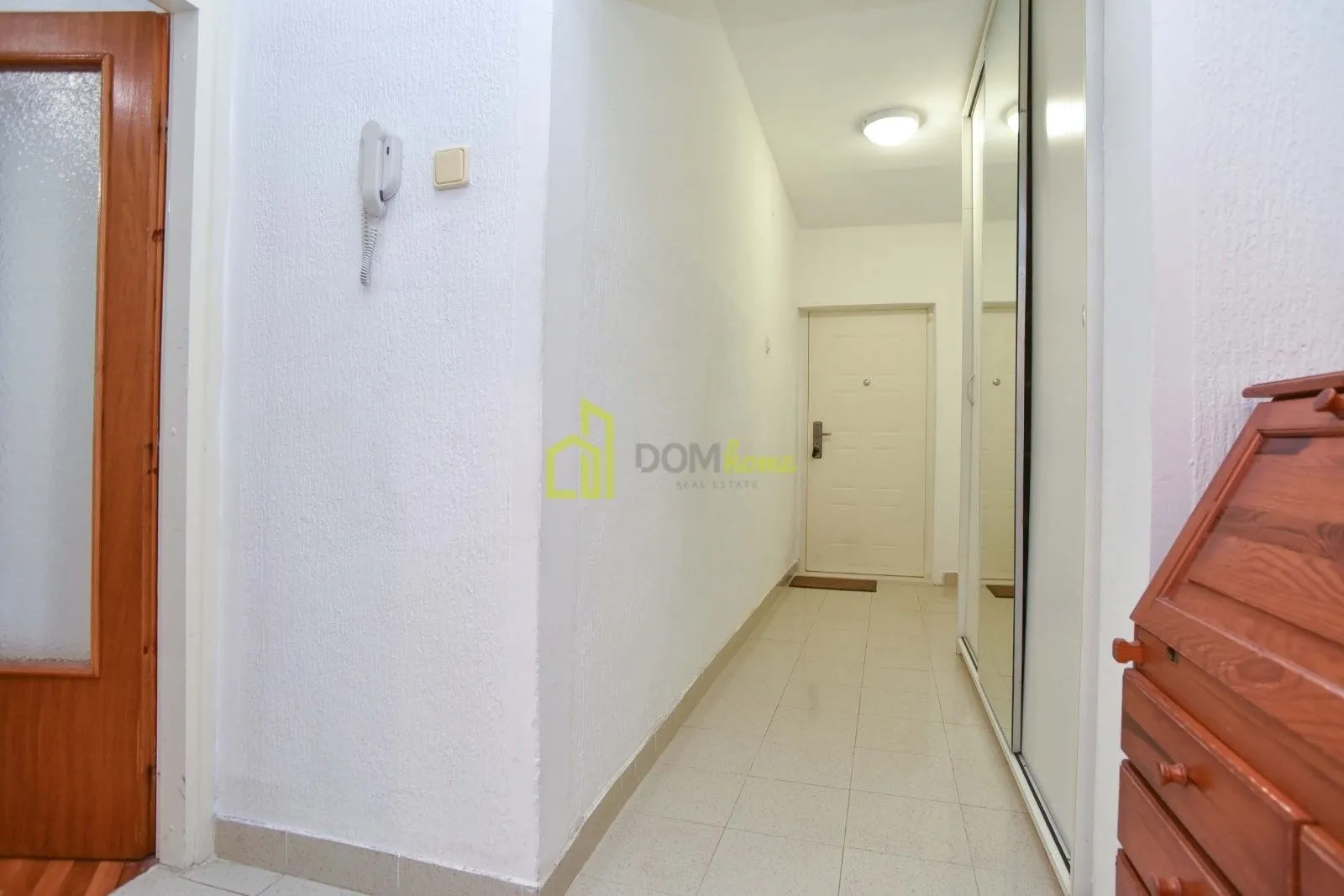 Izdavanje, trosoban stan, 92m², Dubovica, Budva