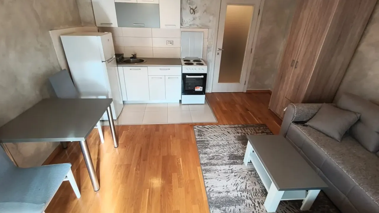 Izdavanje, garsonjera, 30m², Stari Aerodrom, Podgorica